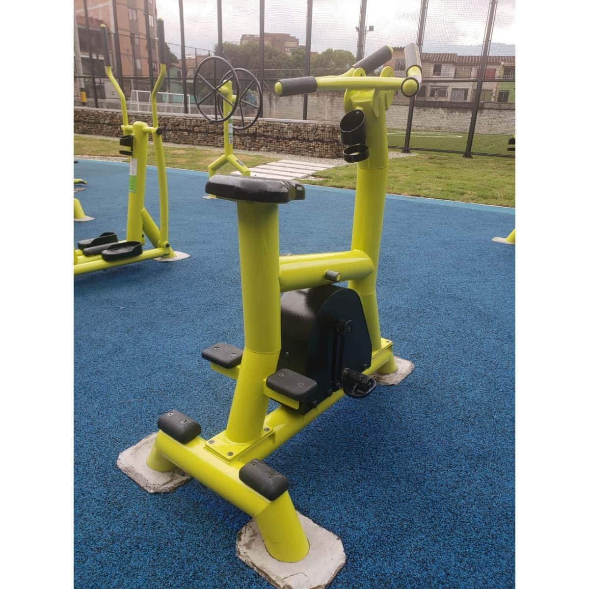 Bicicleta estática amarilla de TMGYM, vista frontal